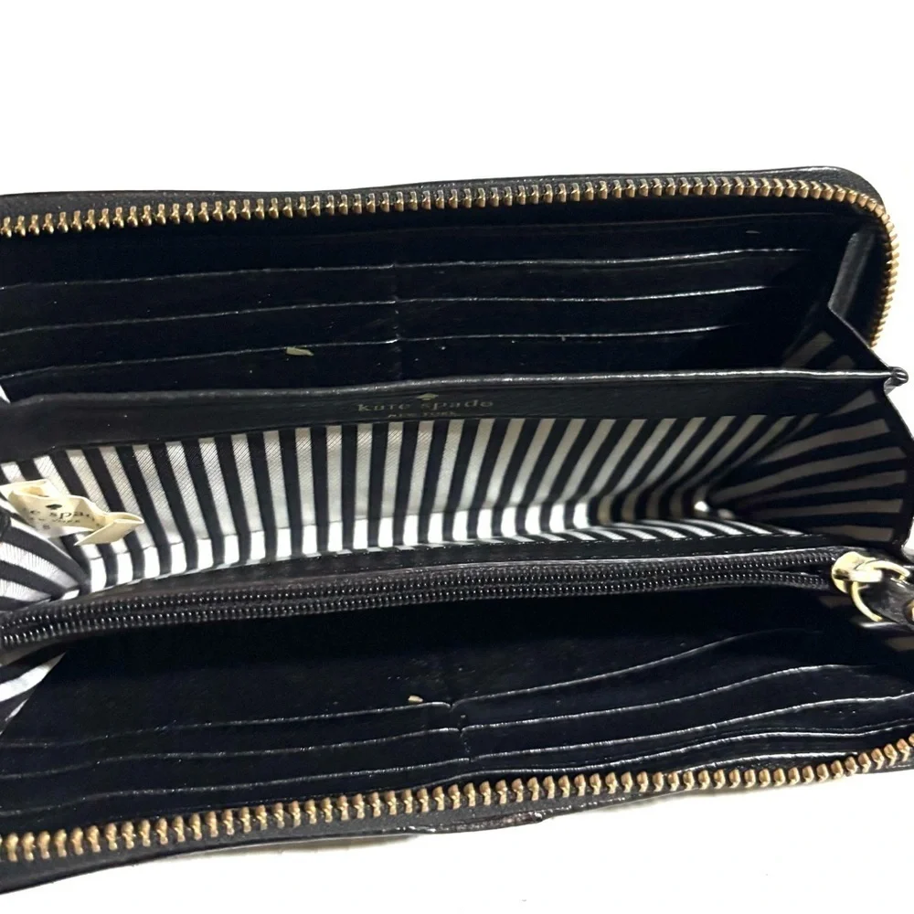 Kate Spade vintage Black  distressed  leather wallet